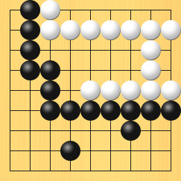 囲碁ルールと打ちかたを解説した対局例1の31手目から35手目までの図