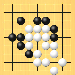 囲碁ルールと打ちかたを解説した対局例5の31手目から35手目までの図