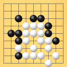 囲碁ルールと打ちかたを解説した対局例5の36手目から40手目までの図