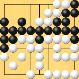囲碁ルールと打ちかたを解説した対局例7の61手目から65手目までの図