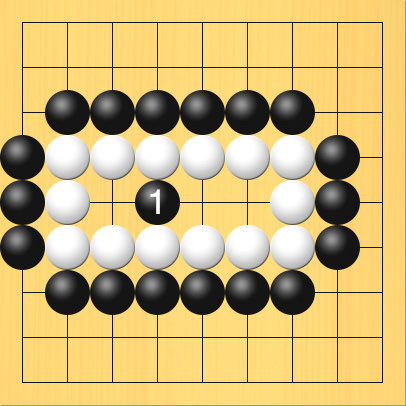 黒が白の陣地の中に打った図。進行手順、1手目・黒4の5