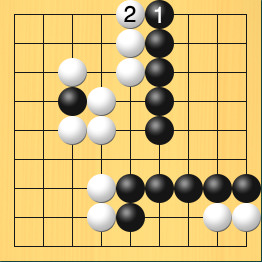 黒石をうえにまっすぐのばして境界線を作った想定図。盤面図、黒3の4、黒6の2、黒6の3、黒6の4、黒6の5、黒5の8、黒5の7、黒6の7、黒7の7、黒8の7、黒9の7。白5の2、白5の3、白3の3、白4の4、白4の5、白3の5、白4の7、白4の8、白8の8、白9の8。仮の進行手順、1手目・黒6の1、2手目・白5の1